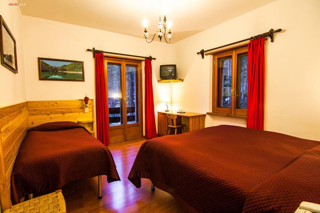 Hotel Garni Mille Pini Scanno Rum bild