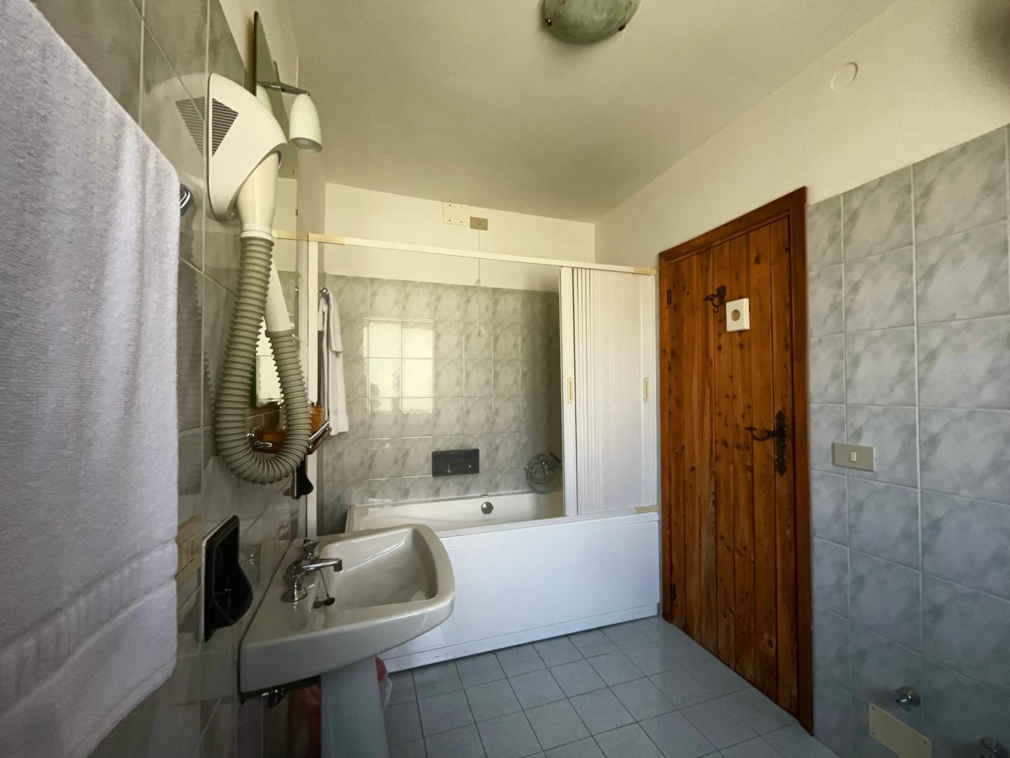 Hotel Garni Mille Pini Scanno Exteriör bild